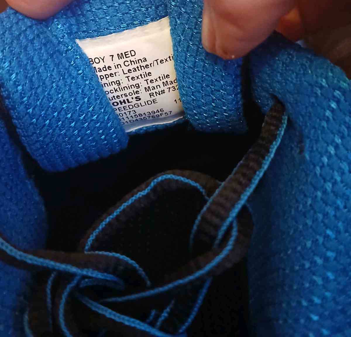 Fila black and blue tennis shoes size 7 men - Lawrenceburg, Indiana - FleaMarketBay