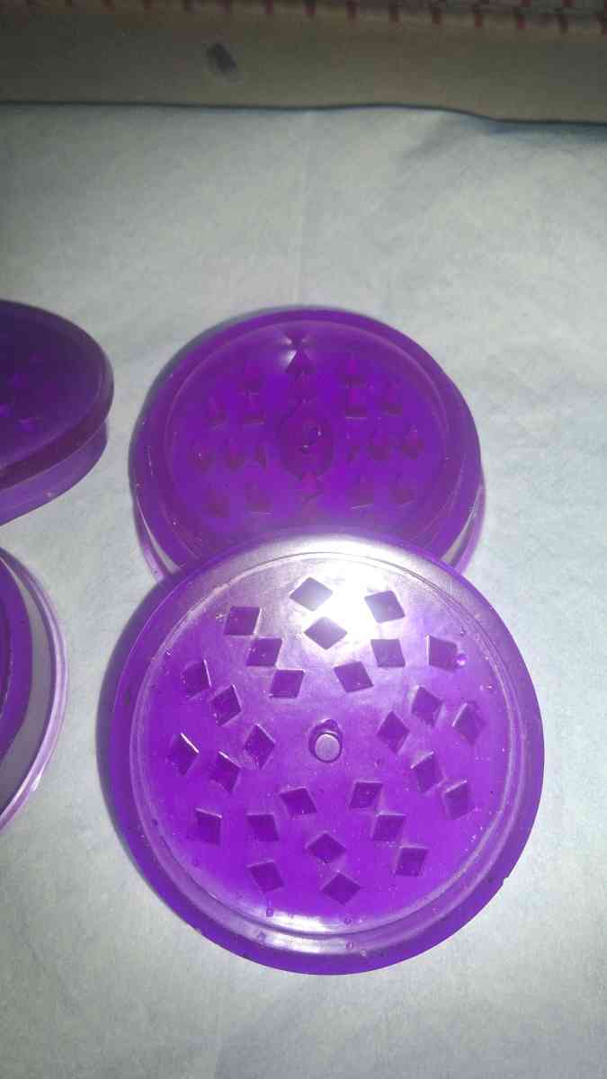 Tobacco Grinders - Adrian, Michigan - FleaMarketBay