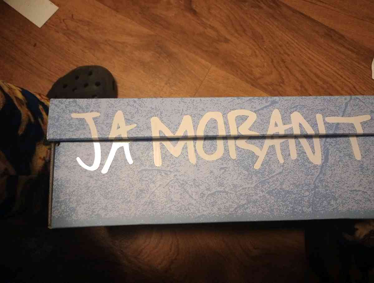 basketball shoes - Atwater, California - FleaMarketBay