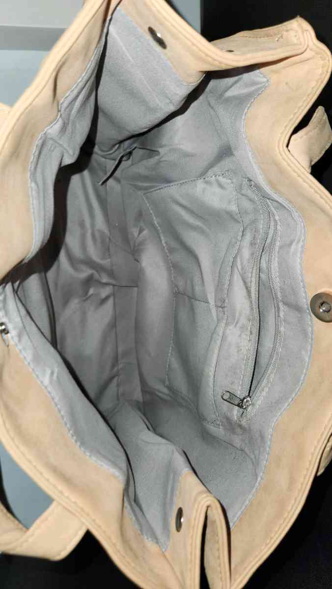 Beige Bag - Shreveport, Louisiana - FleaMarketBay