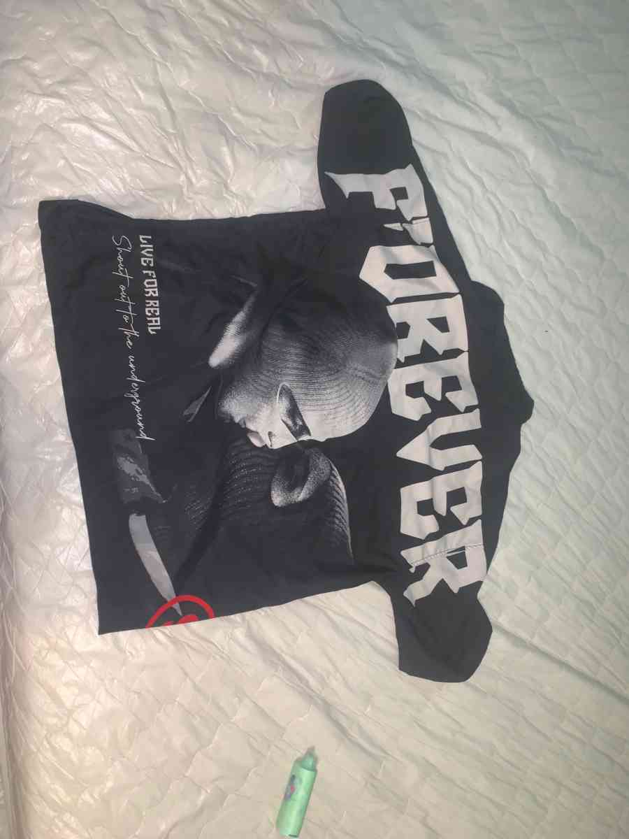 Forever designer button down graphic tee - Tampa, Florida - FleaMarketBay