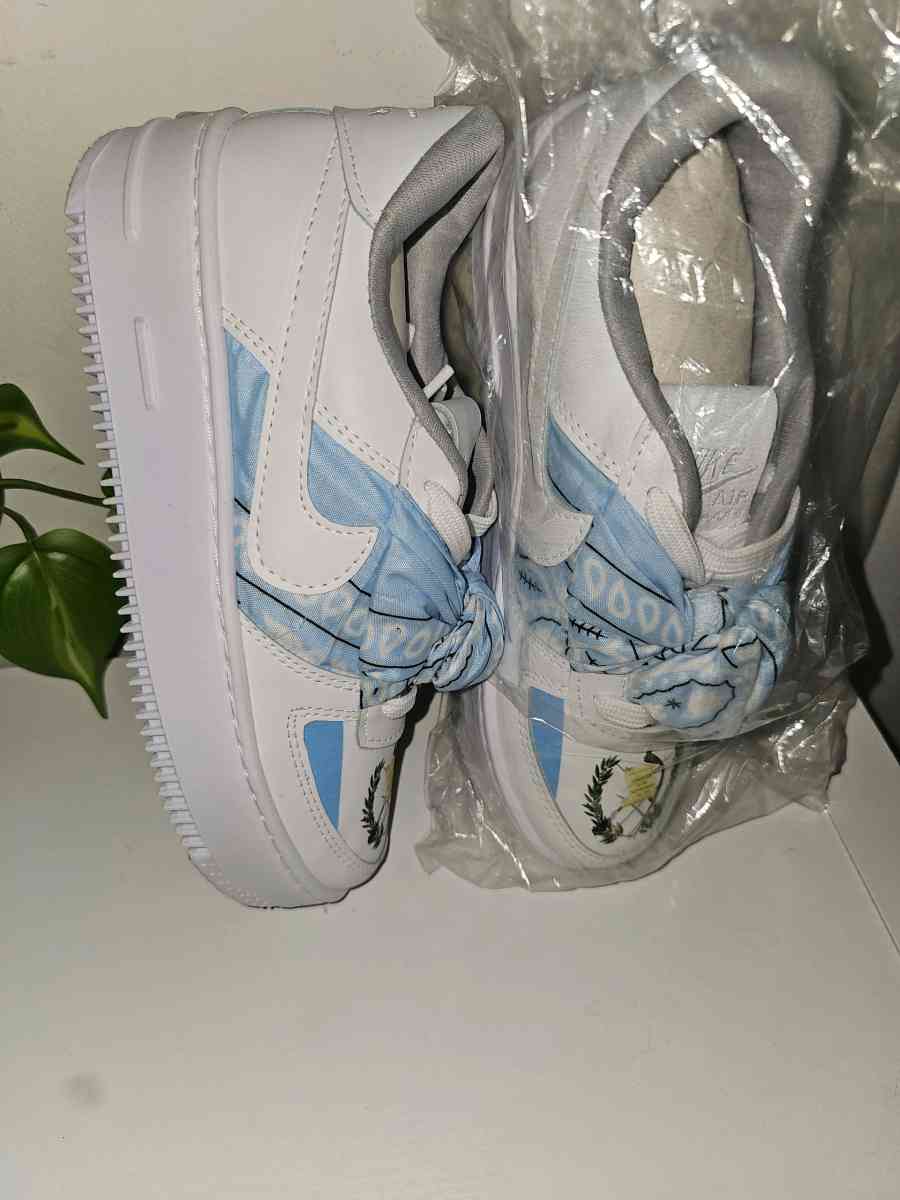 Guatemala flag Nike Air Force One trainers in white and blue - Saint Paul, Minnesota - FleaMarketBay