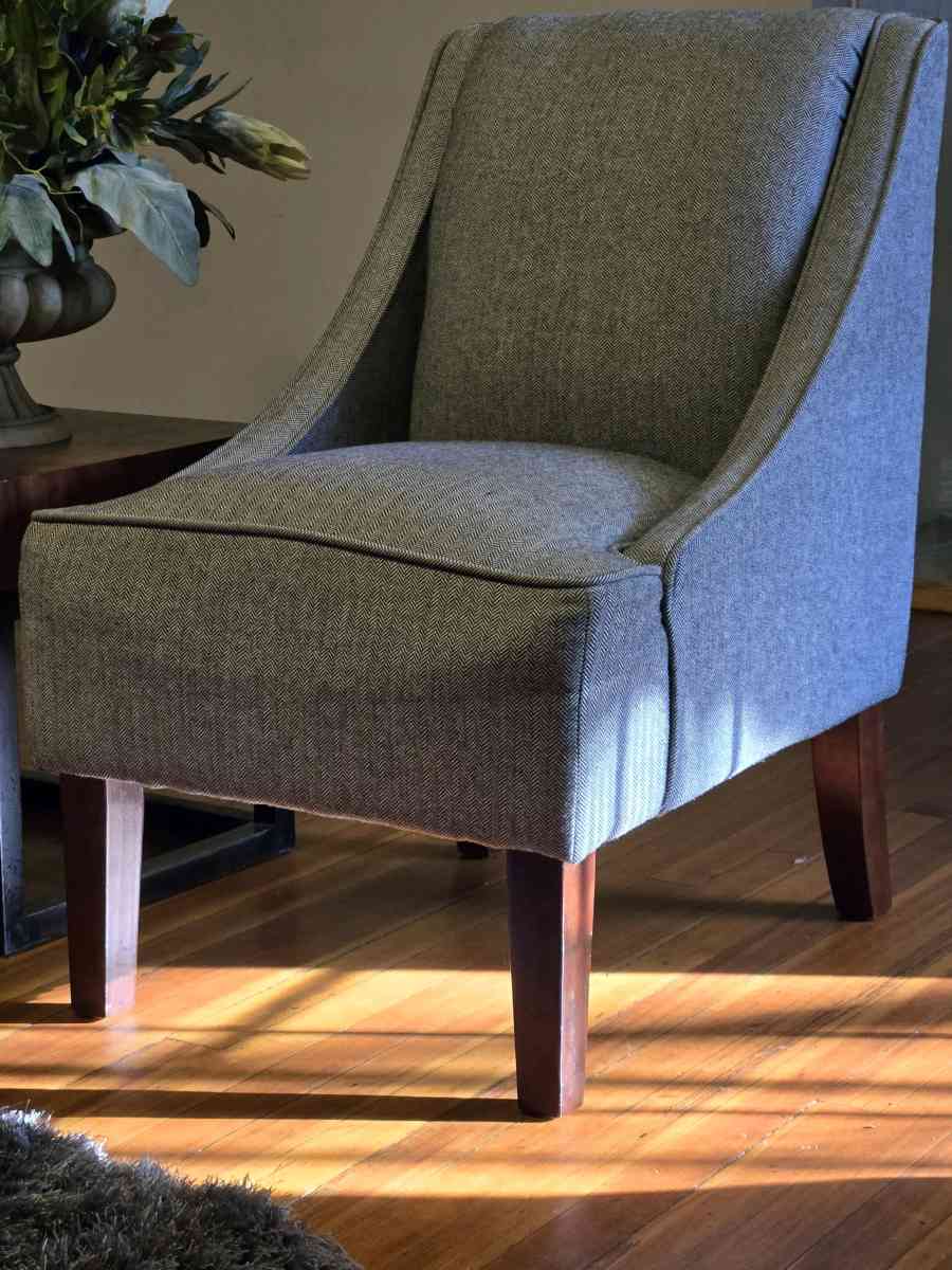 Harrington chairs set of 2 - Lexington, North Carolina - FleaMarketBay