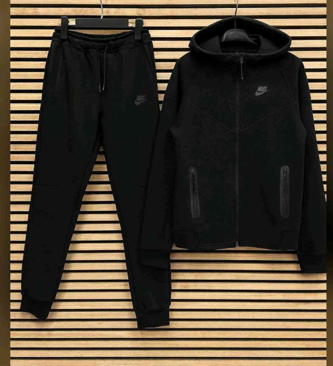 black Nike tech - Newark, New Jersey - FleaMarketBay