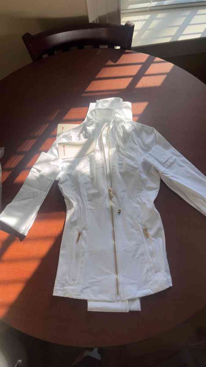 white Lululemon