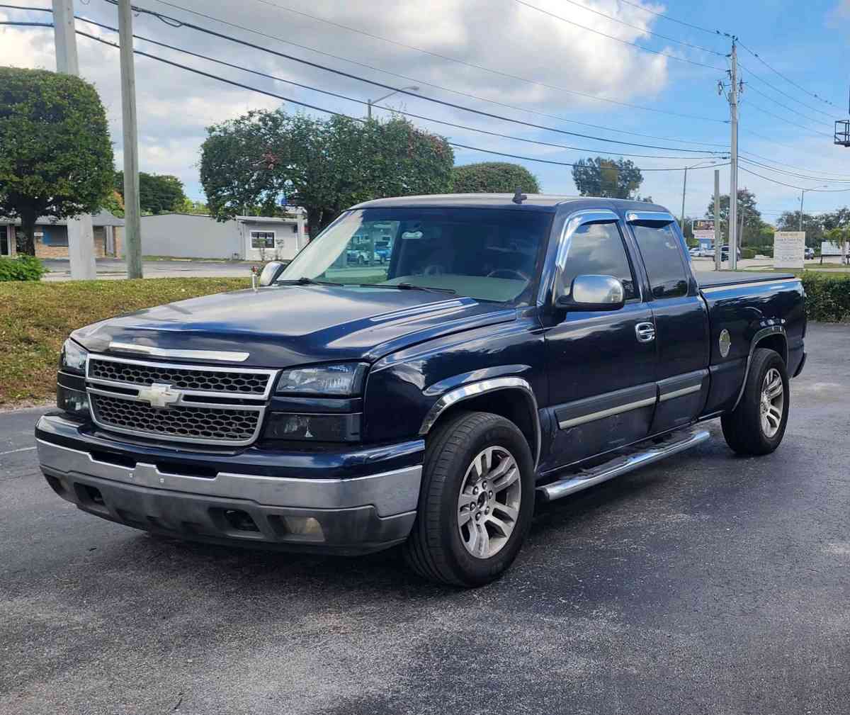 chevy Silverado cabina y media 2006 - Alicia, Arkansas - FleaMarketBay