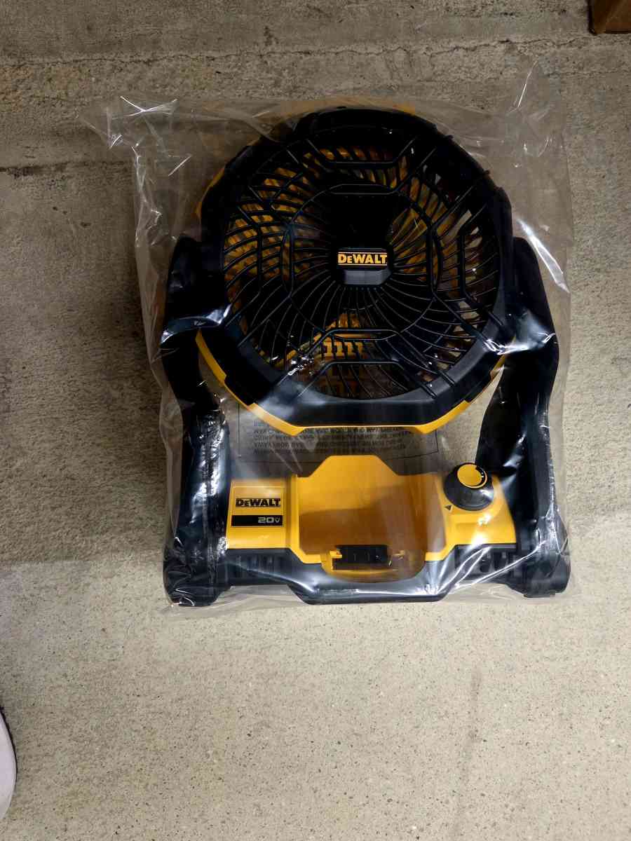 DEWALT 8in 20 Volt IndoorOutdoor  Jobsite Fan