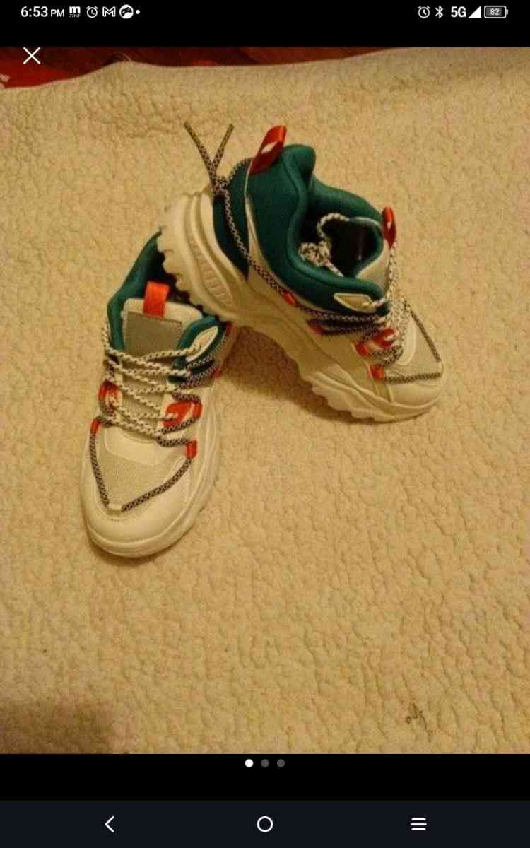 Womens Comfortable Fashion sneakers - New Brunswick, New Jersey