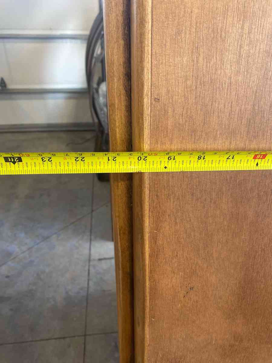 cabinets - River Falls, Wisconsin - FleaMarketBay