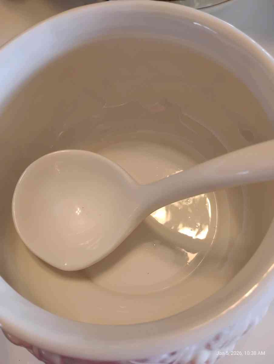 vintage bowl with spoon and lid - Rutherfordton, North Carolina - FleaMarketBay