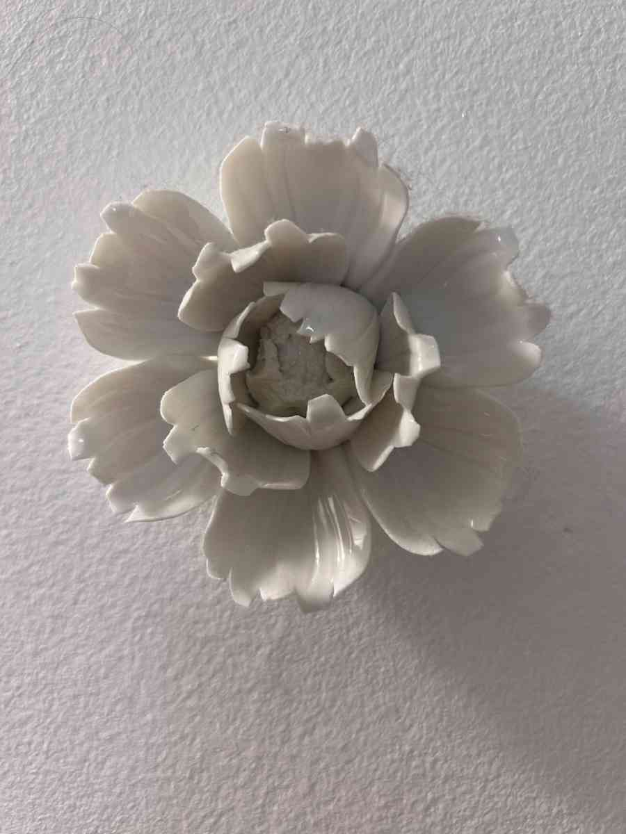 decor floral ceramic and glass materials - Temple, Texas - FleaMarketBay