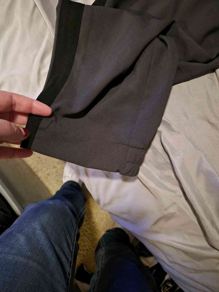 NWOT VERA WANG SimplyVera active pants size XL - New Baltimore, Michigan - FleaMarketBay