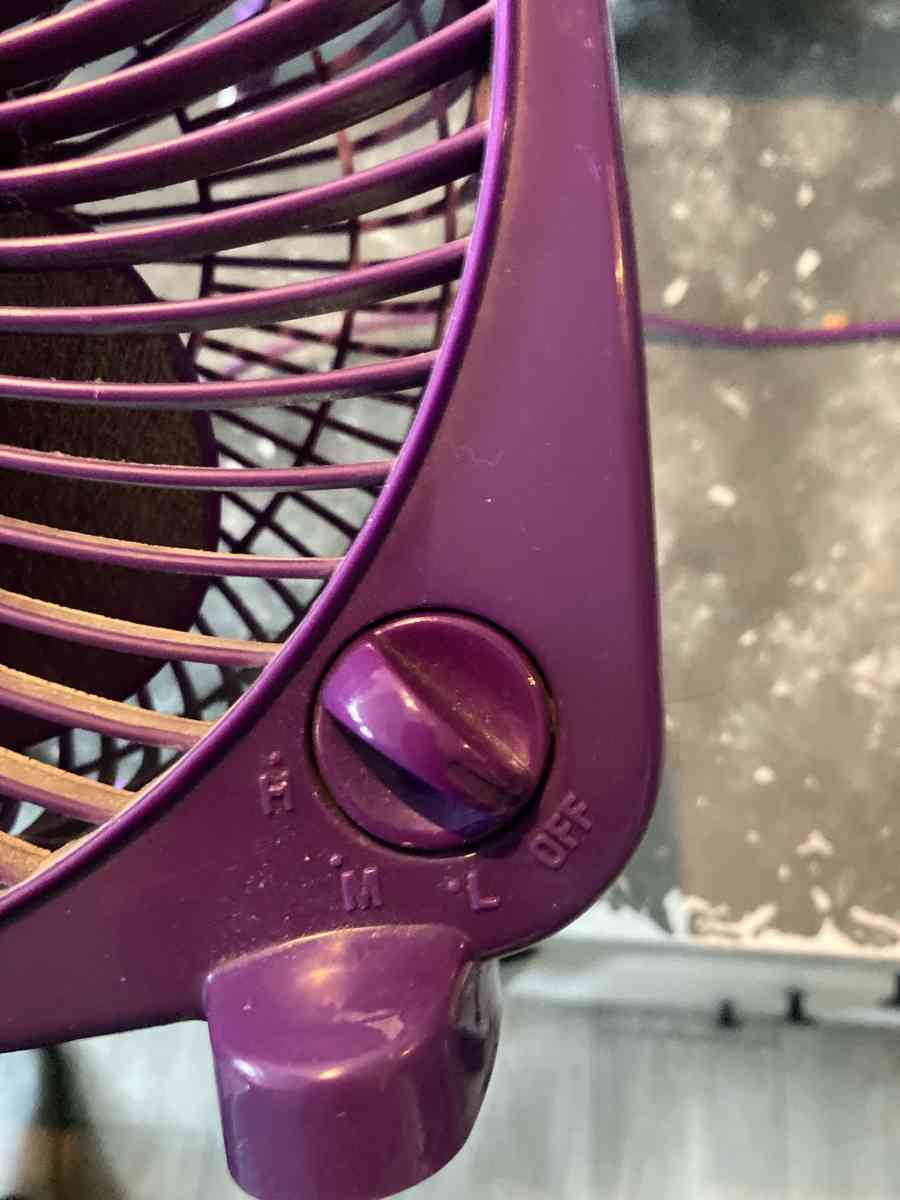 Massey 9inch Personal Box Fan - Essington, Pennsylvania - FleaMarketBay