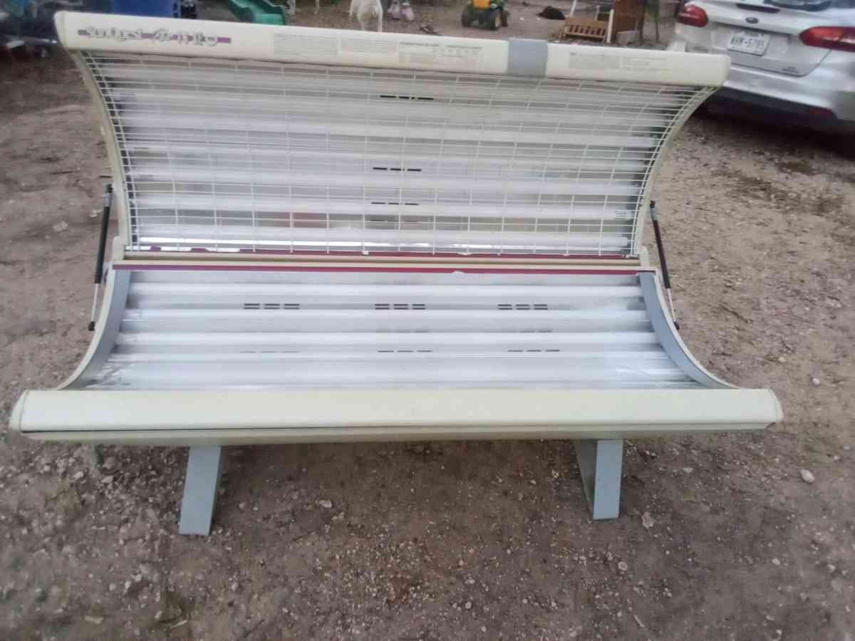 tanning bed - Cleveland, Texas