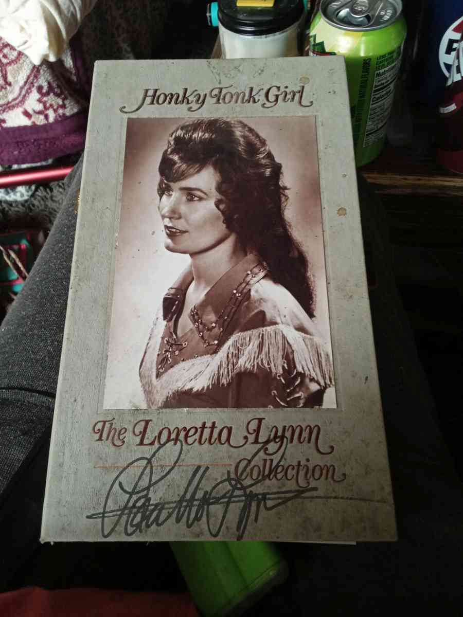 Loretta lynn collectibles with signature - Eucha, Oklahoma
