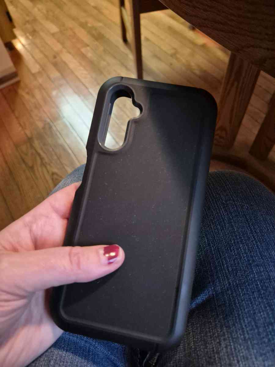 GENTLY USED Samsung GalaxyS14 phone case - New Baltimore, Michigan - FleaMarketBay