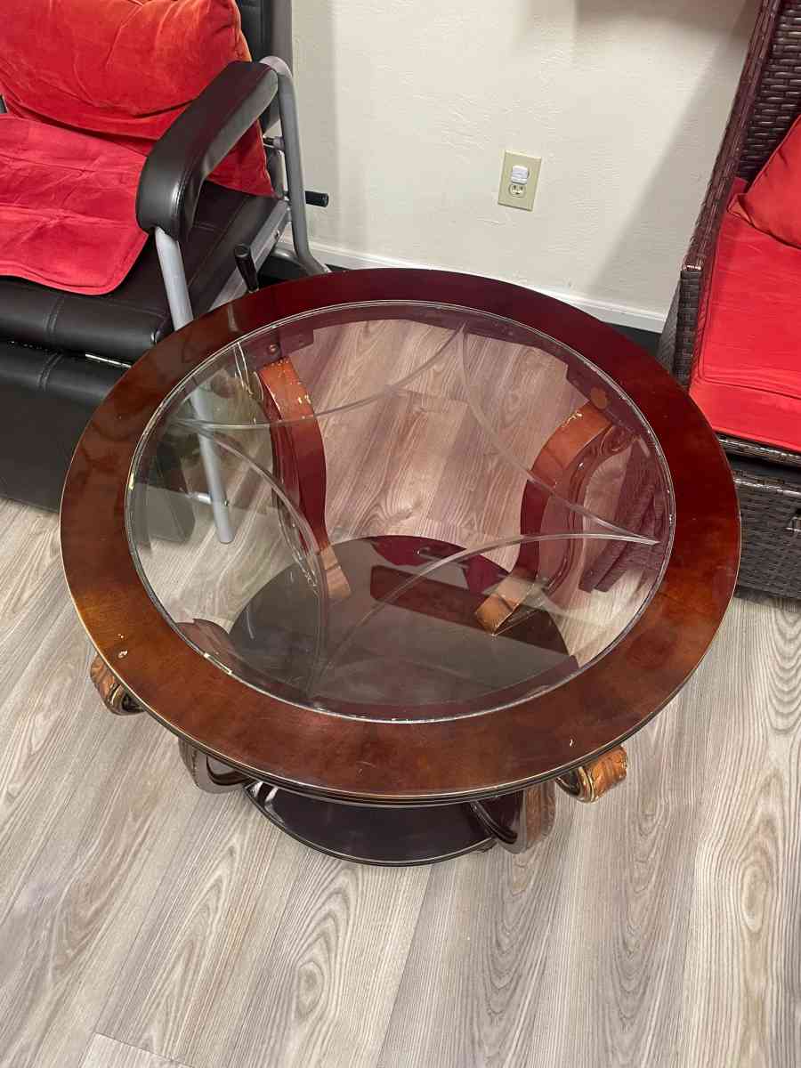 ROUND COUNTERTOP TABLE - Fremont, California - FleaMarketBay