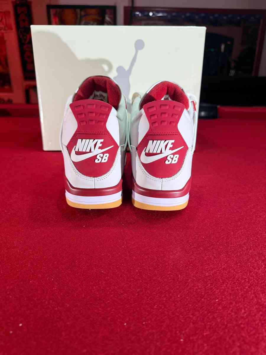 Jordan 4 Sb Red - Huntsville, Texas - FleaMarketBay