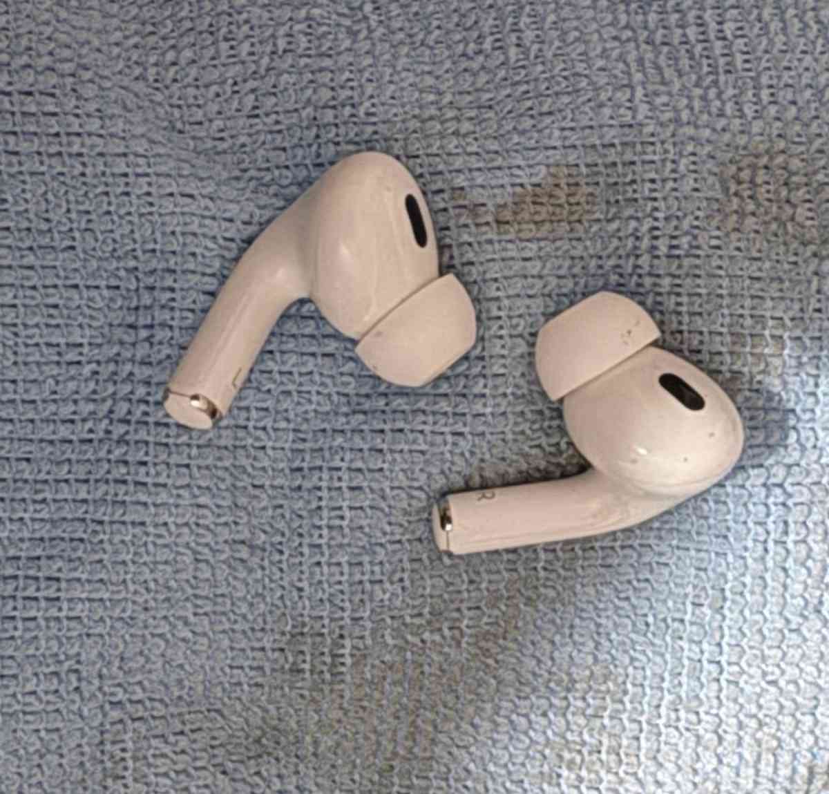 AirPods Pro 2nd generation with MagSafe Charging Case USBC - Needville, Texas - FleaMarketBay