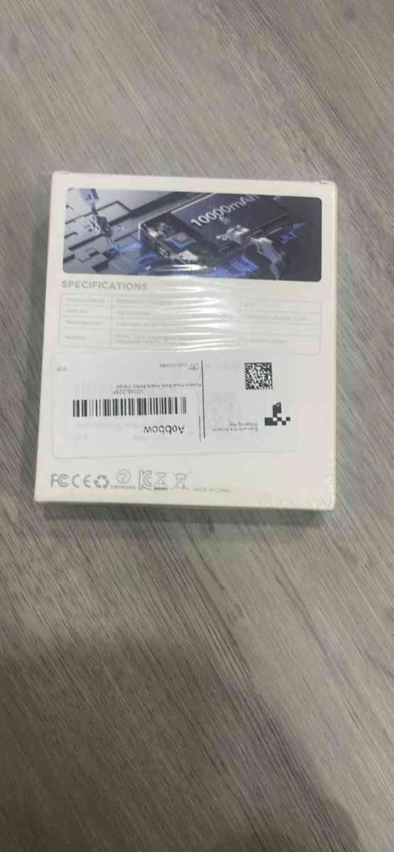 Magnetic Portable Charger 10000mAh Power Bank - Burlington, New Jersey - FleaMarketBay