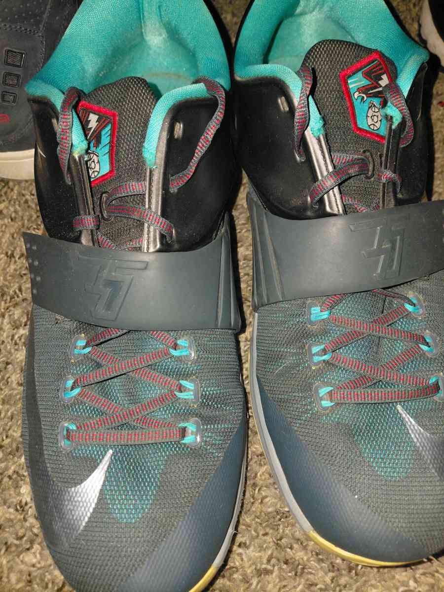 shoes - Westland, Michigan - FleaMarketBay