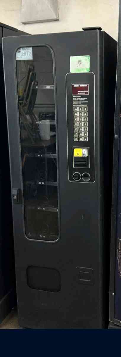 small vending machine - Mount Prospect, Illinois - FleaMarketBay