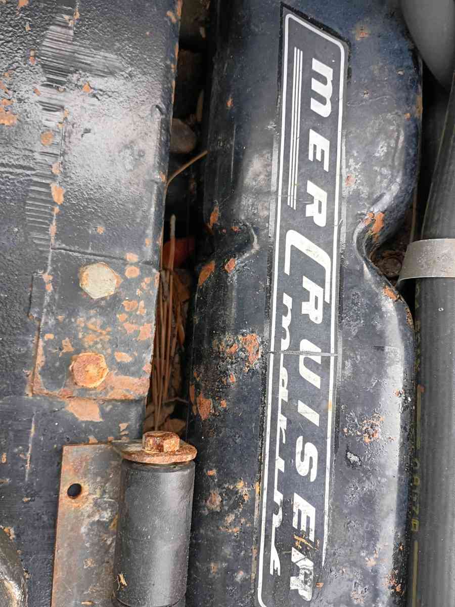 233 Mer cruiser with a 351w block 79model tbygvvggggg1t - Punta Gorda, Florida - FleaMarketBay