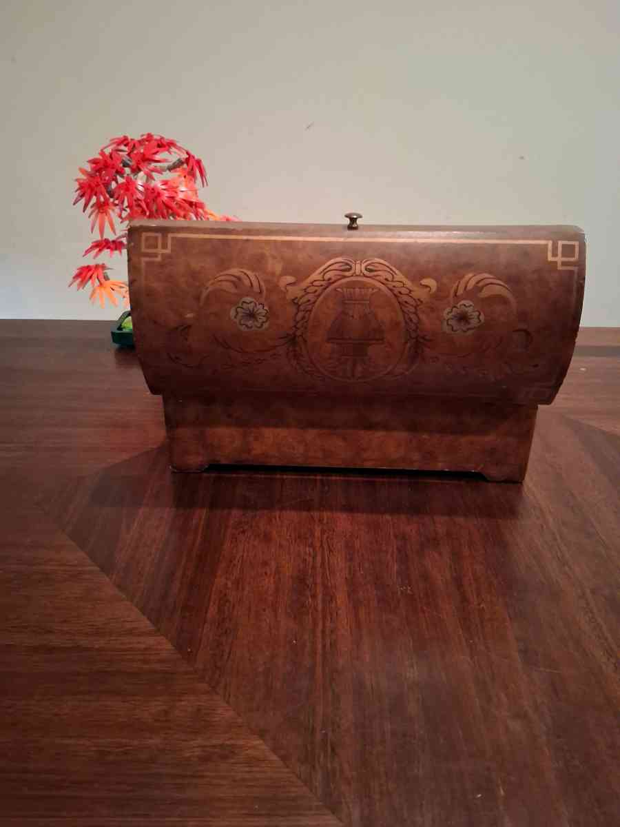 Ornate Wooden Jewelry Box - Glen Burnie, Maryland - FleaMarketBay
