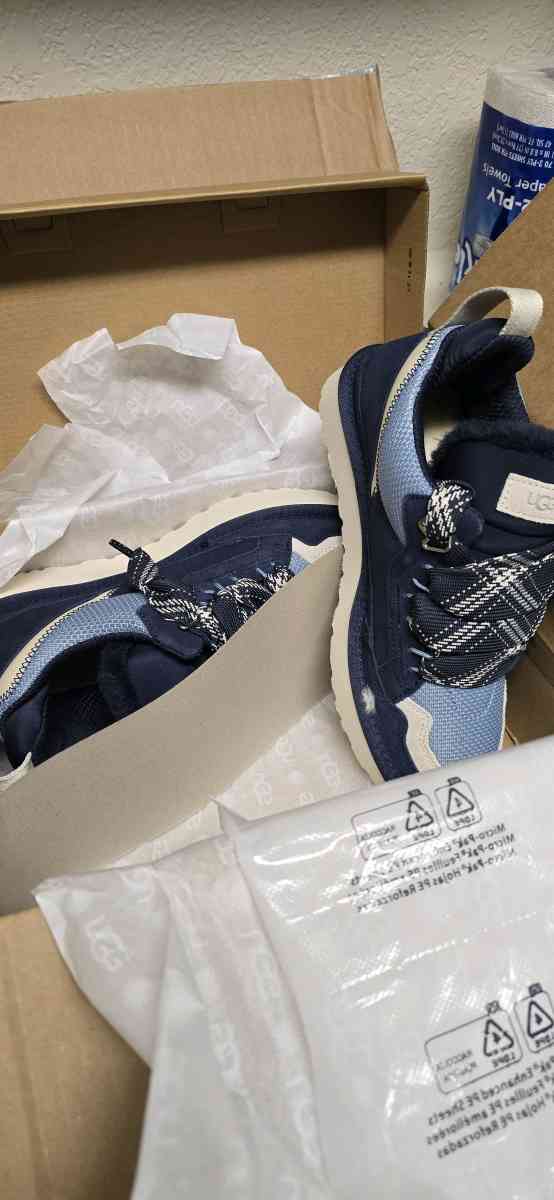 ugg shoes designer - Sacramento, California - FleaMarketBay