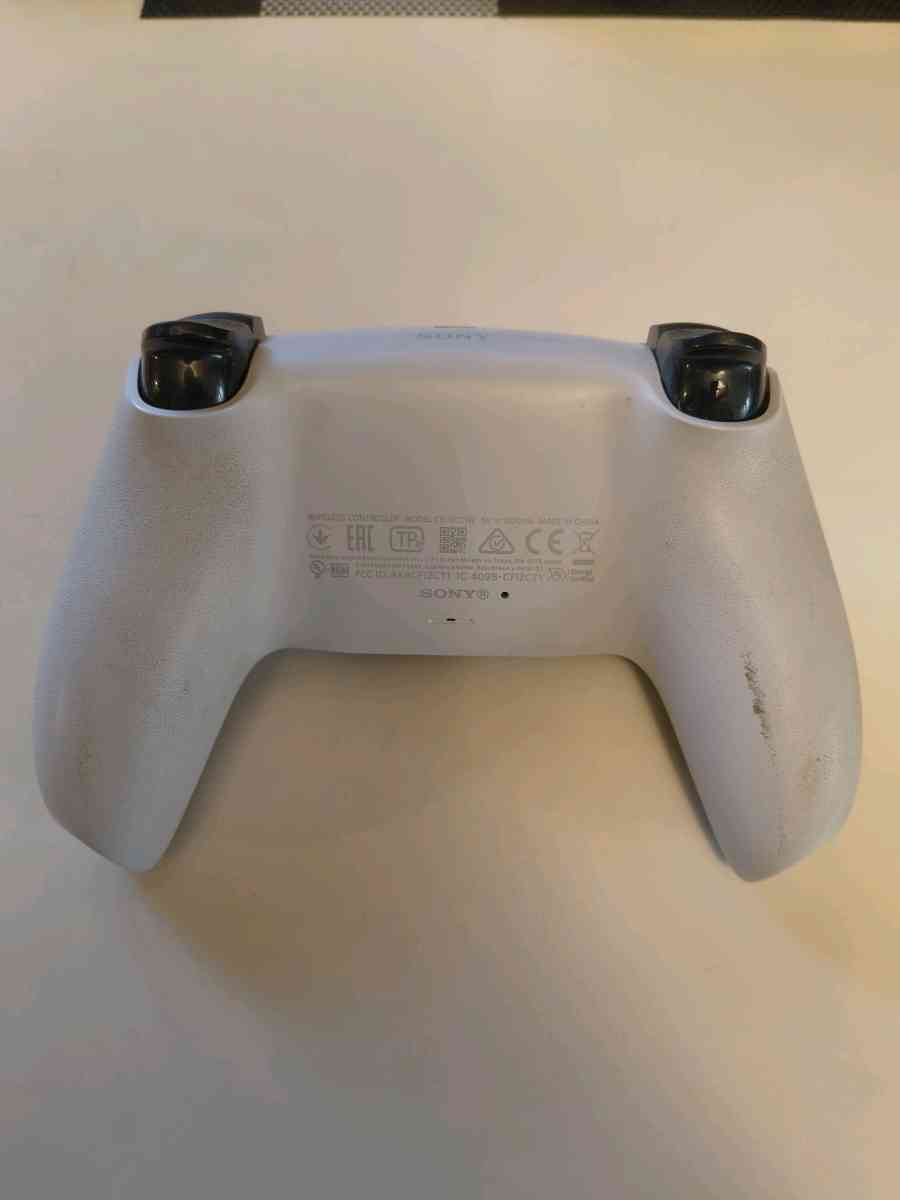 white ps5 controller - Hawley, Pennsylvania - FleaMarketBay
