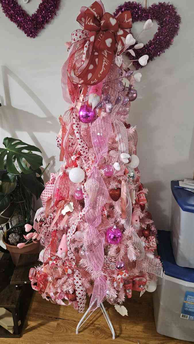 valentines day tree - Racine, Wisconsin