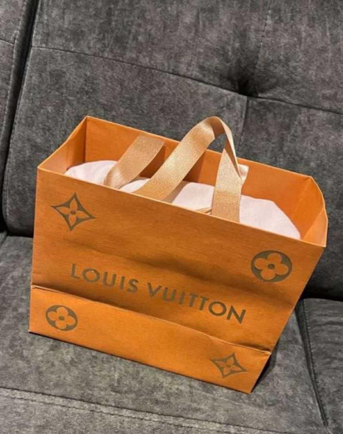 Louis Vuitton - Adelanto, California - FleaMarketBay