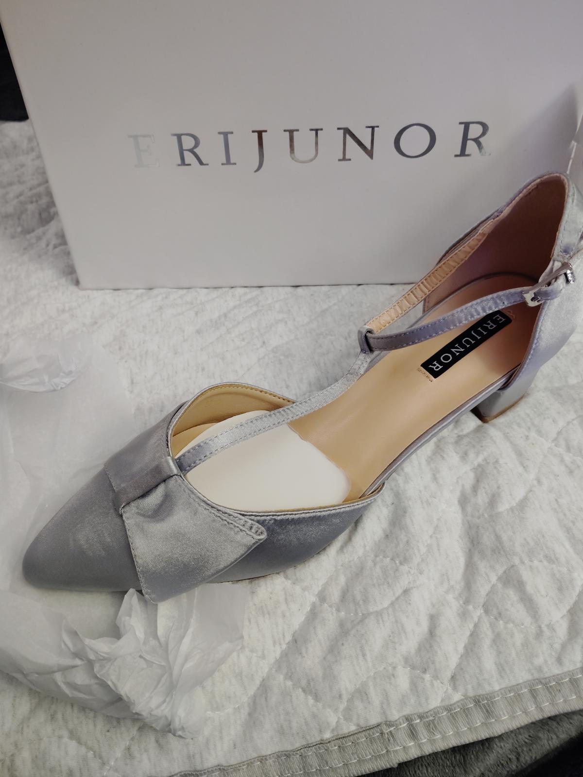 ERIJUNOR E0079 Bow Shoes Comfortable Chunky Low Heels Wedding Satin Shoes Silver Size 9 - Virginia Beach, Virginia - FleaMarketBay