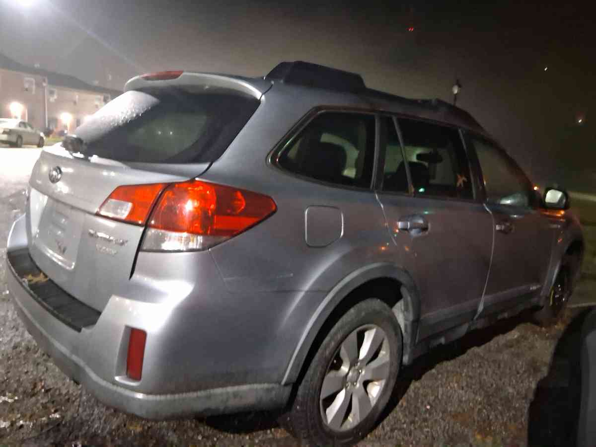 2012 Subaru outback - Advent, West Virginia - FleaMarketBay