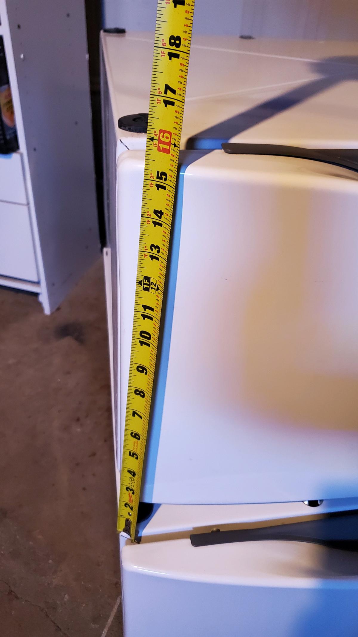 pedestals - Addieville, Illinois - FleaMarketBay