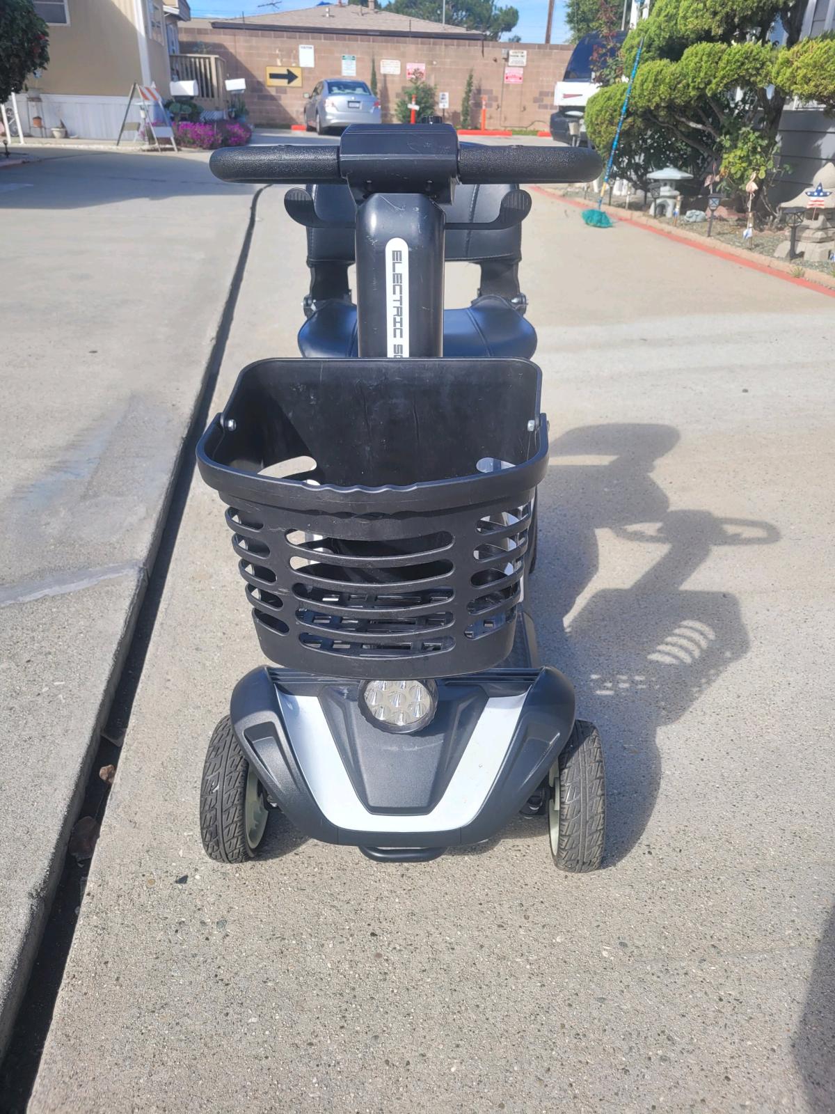 Electric scooter - Adelanto, California - FleaMarketBay