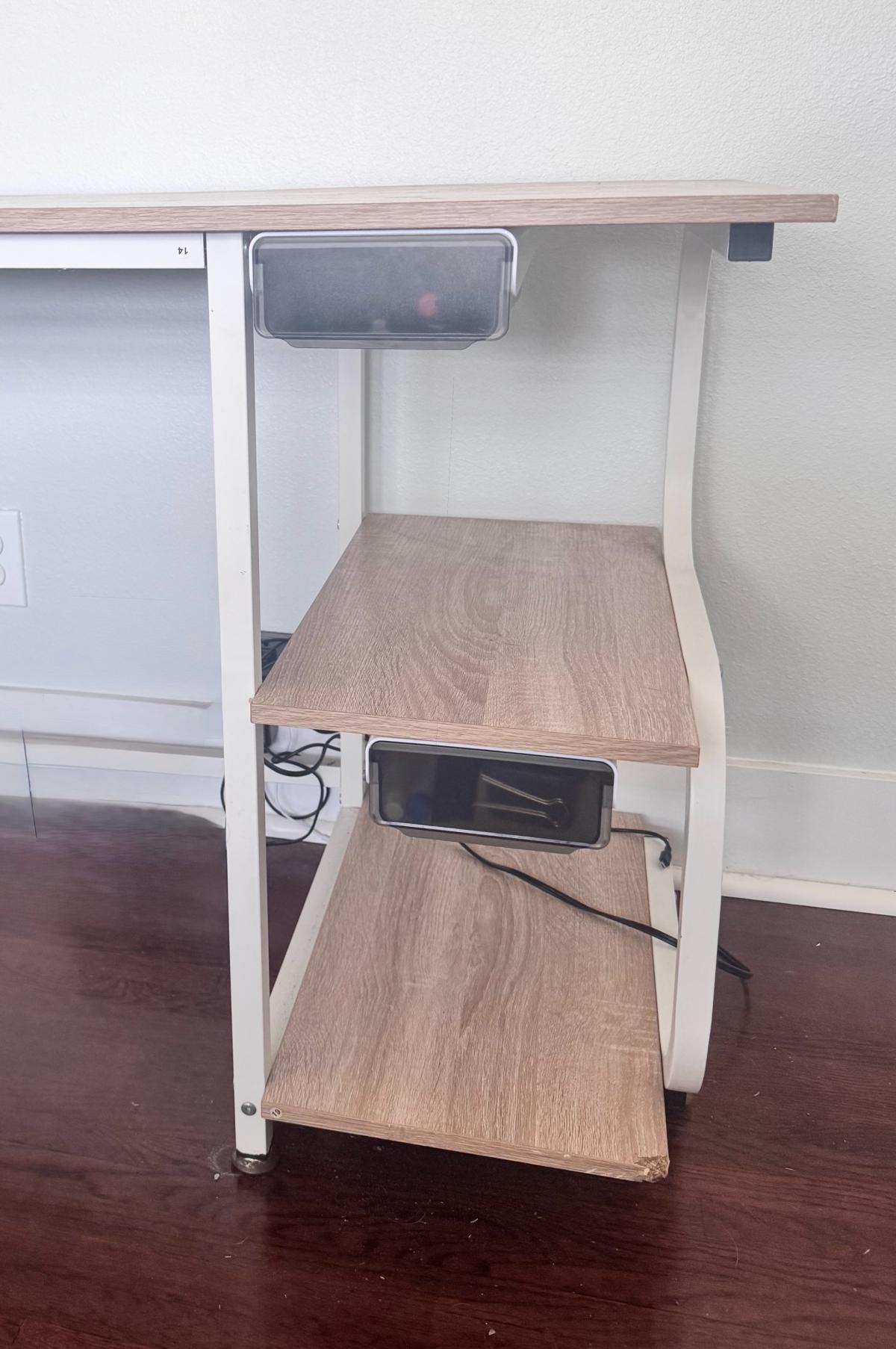 L shaped office desk - Tampa, Florida - FleaMarketBay
