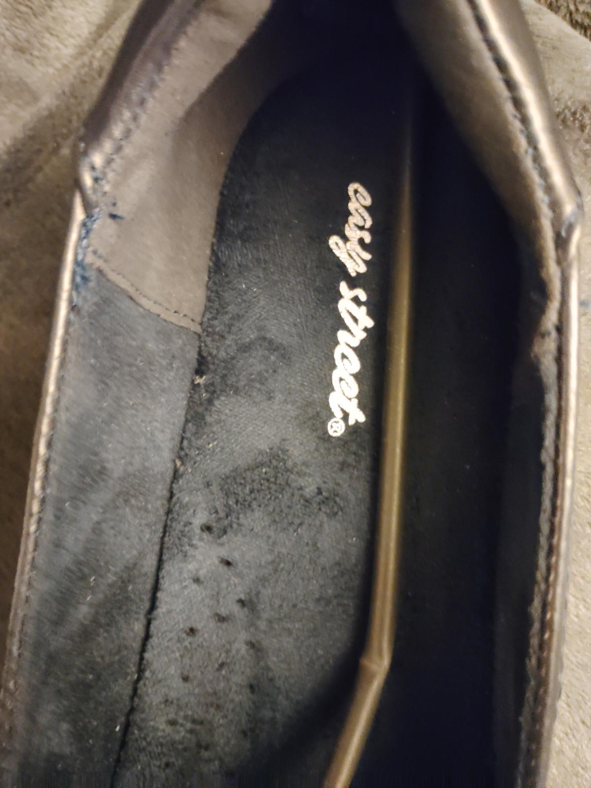 Easy street Woman's Genesis flat size 10 W /Navy Blue - Virginia Beach, Virginia - FleaMarketBay