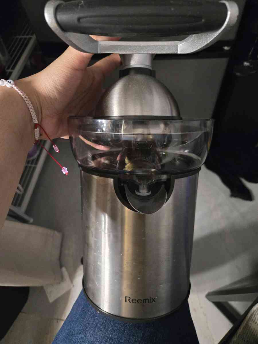 Reemix Electric Juicer - Brooklyn, New York - FleaMarketBay