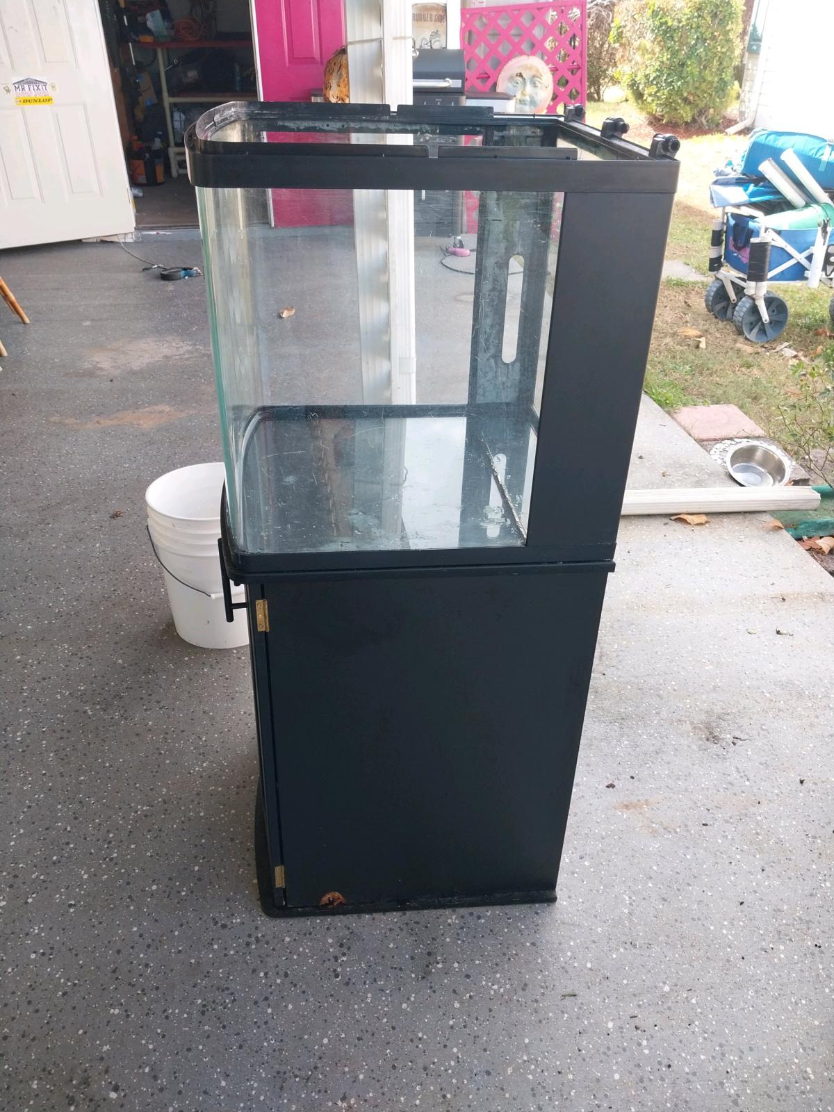 Fish tank - Port Saint Joe, Florida - FleaMarketBay