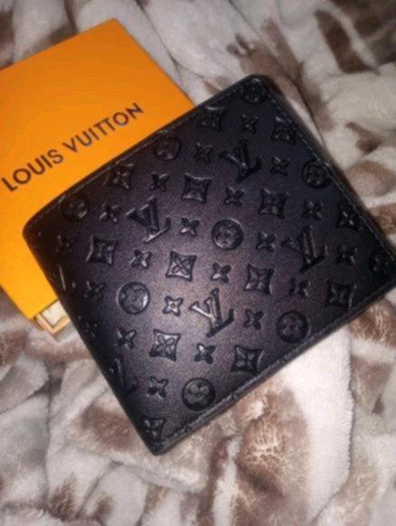 black Louis Vuitton wallet - Warren, Michigan