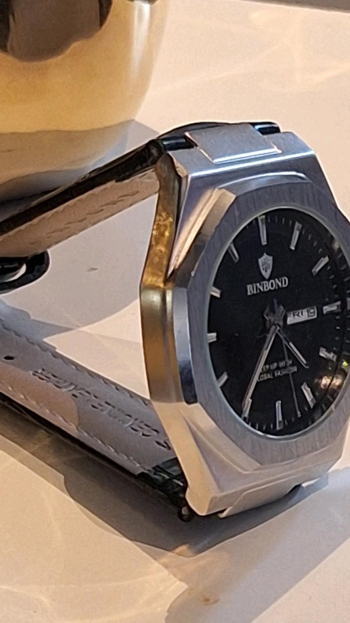 reloj de moda En Redwood City Pacific av - Redwood City, California