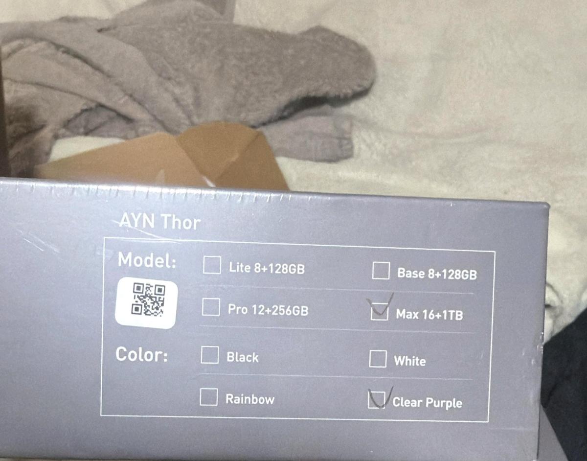 Ayn Thor Max purple and black - New York, New York - FleaMarketBay