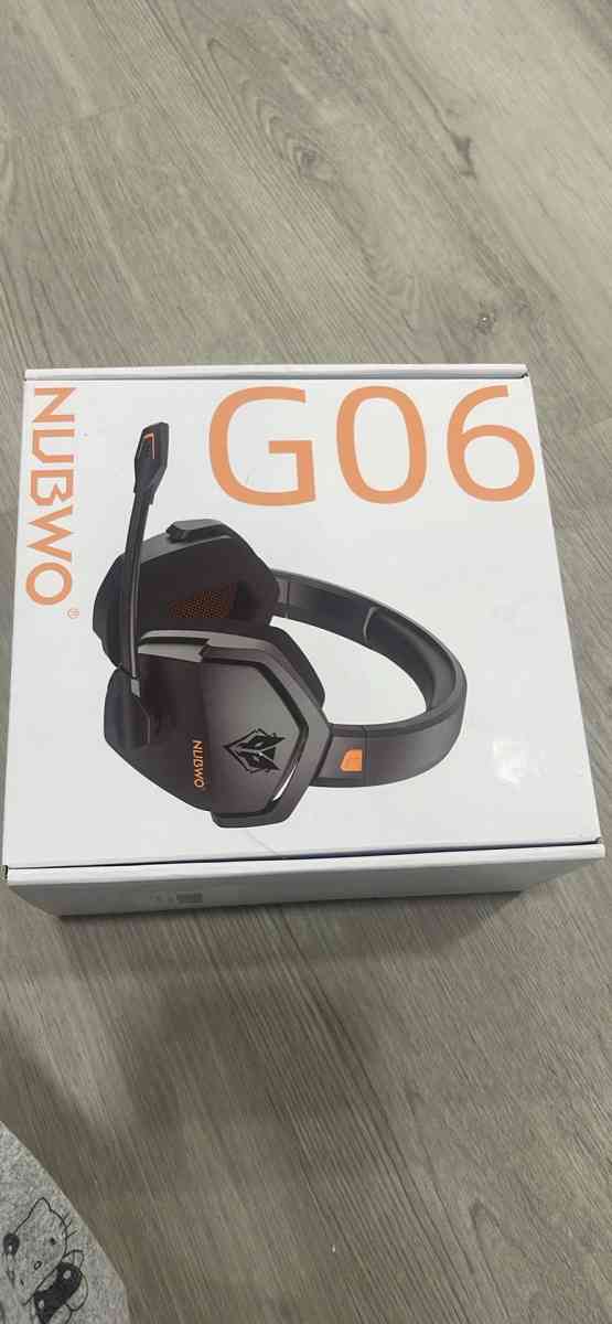 Wireless Gaming Headset with Mic for Ps5 Ps4 PC Zero Interfe - Burlington, New Jersey