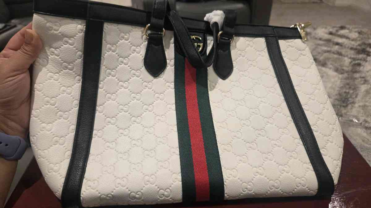 Designer Style White Tote Bag  New Condition - Fontana, California - FleaMarketBay
