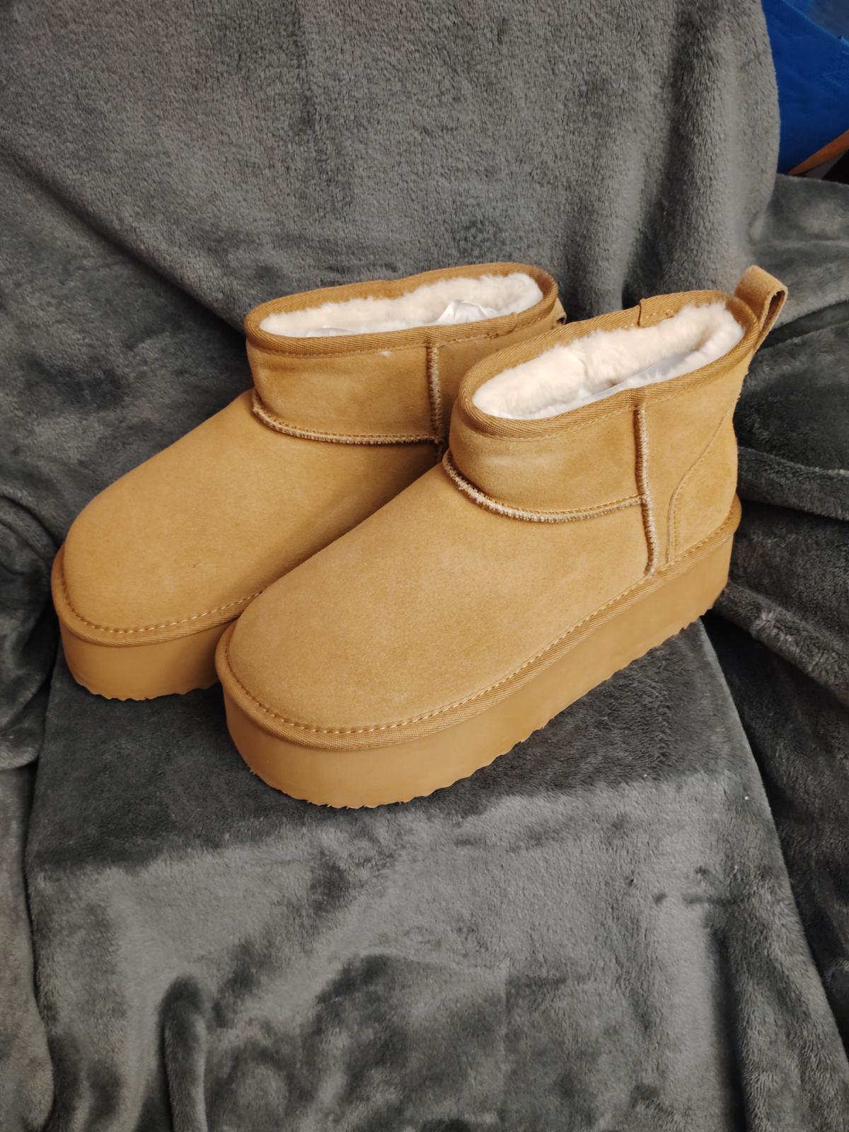 DREAM PAIRS Platform Winter Boots Brown/8.5 - Virginia Beach, Virginia - FleaMarketBay