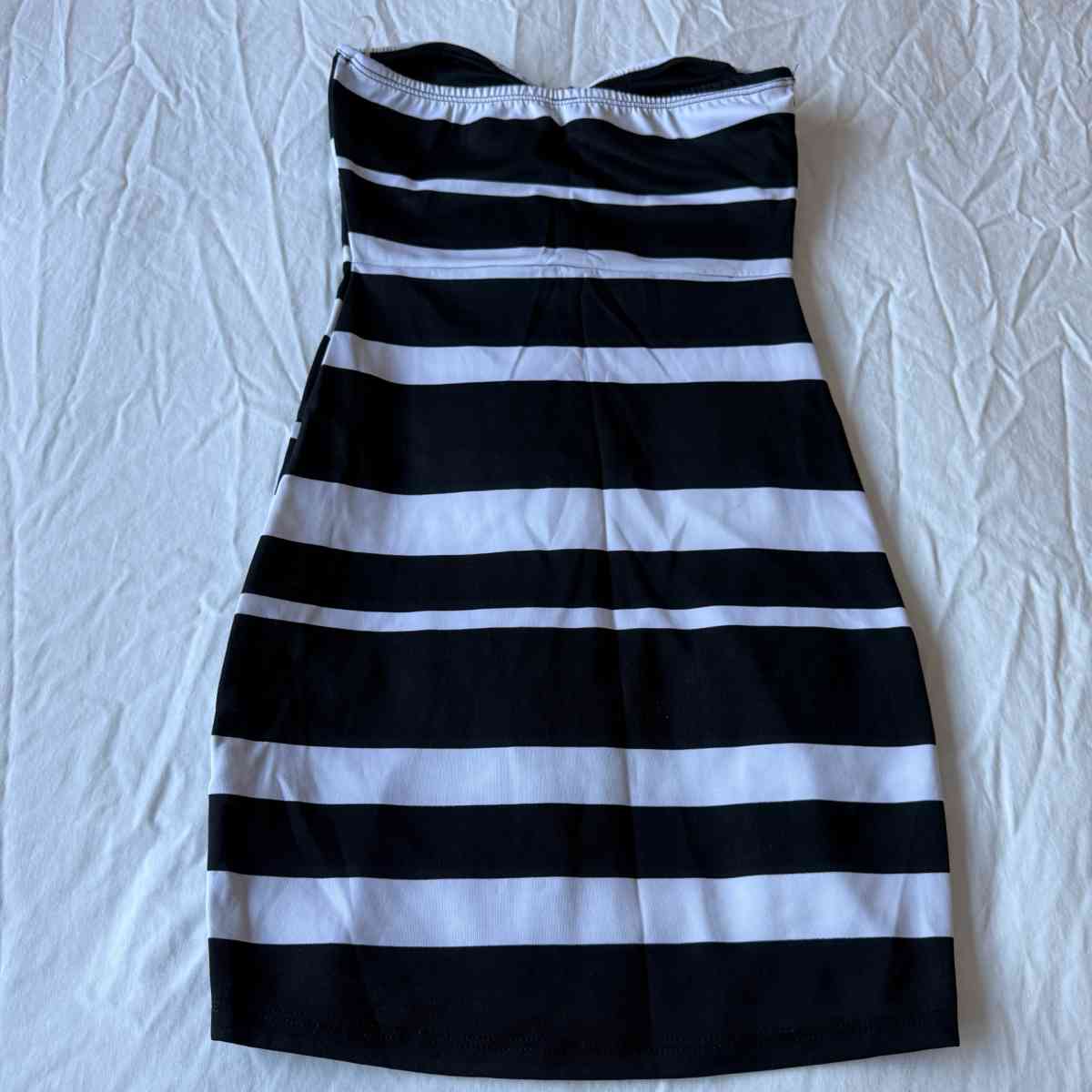 Strapless Black  White Stripe Bodycon Built In Padded Bra Mi - Los Angeles, California - FleaMarketBay