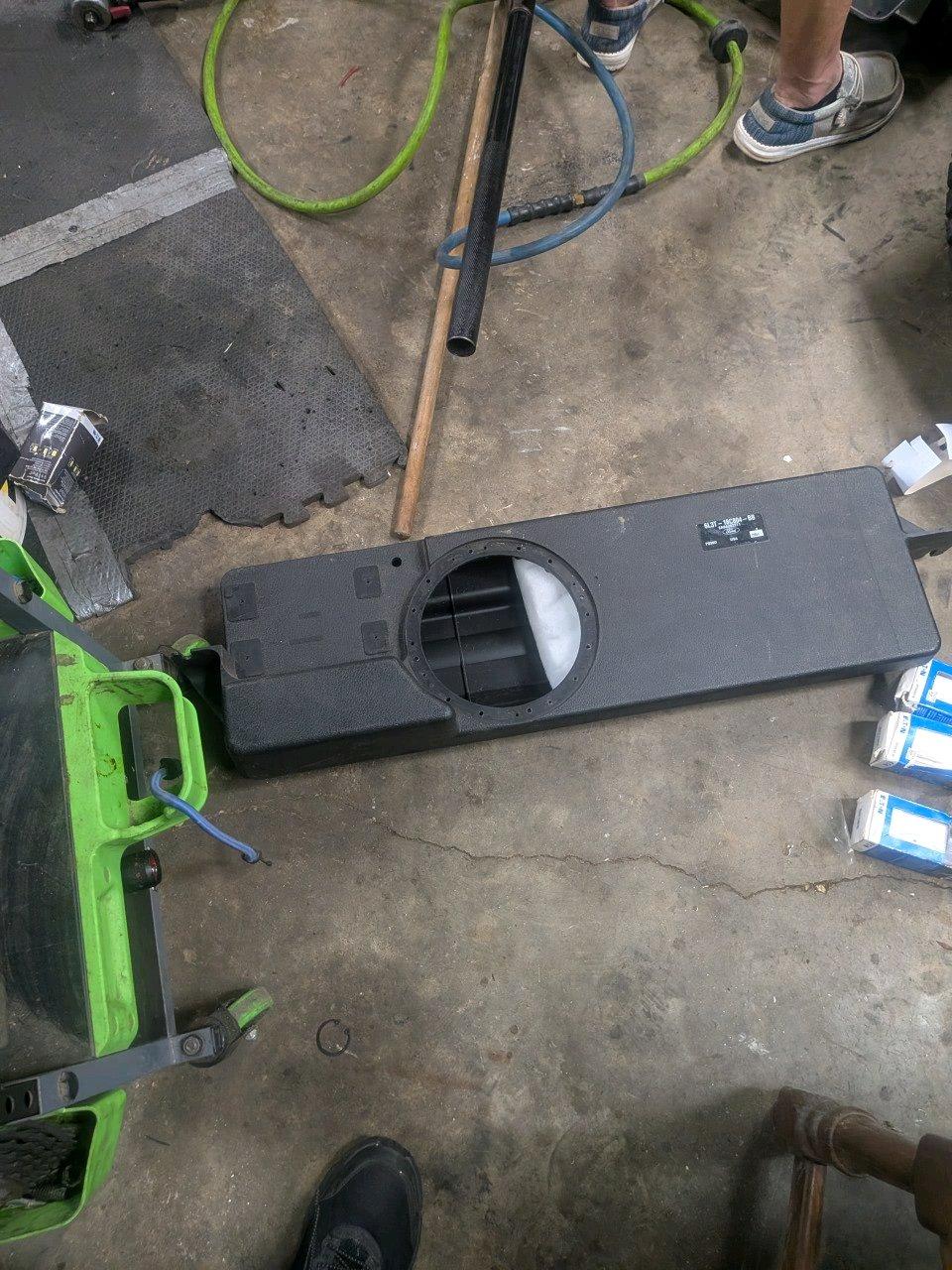 Ford 10 inch bck seat subwoofer box