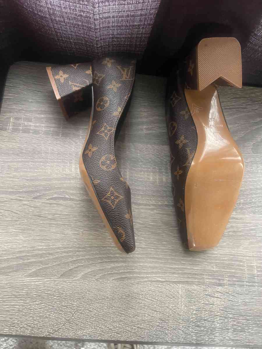 heels - Corpus Christi, Texas - FleaMarketBay