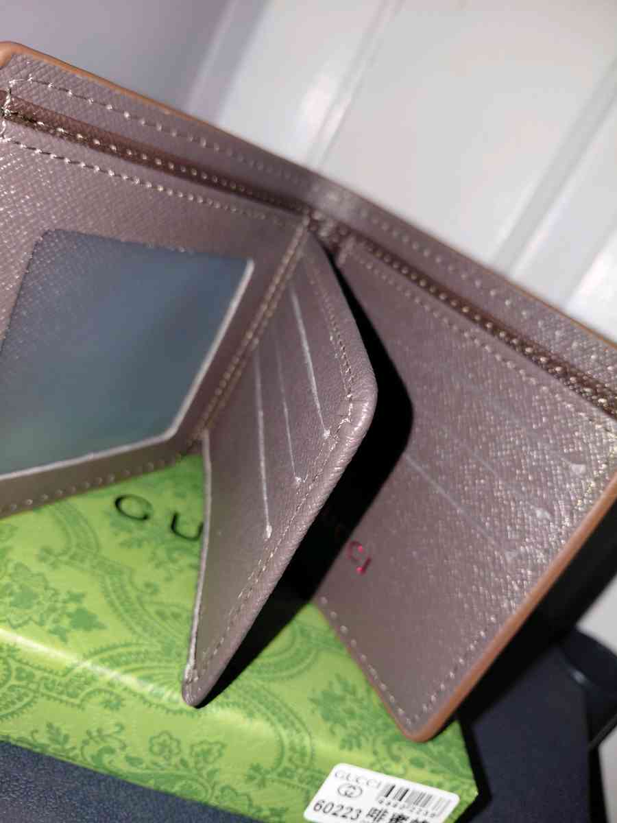 Tan Wallet - Coconut Creek, Florida - FleaMarketBay